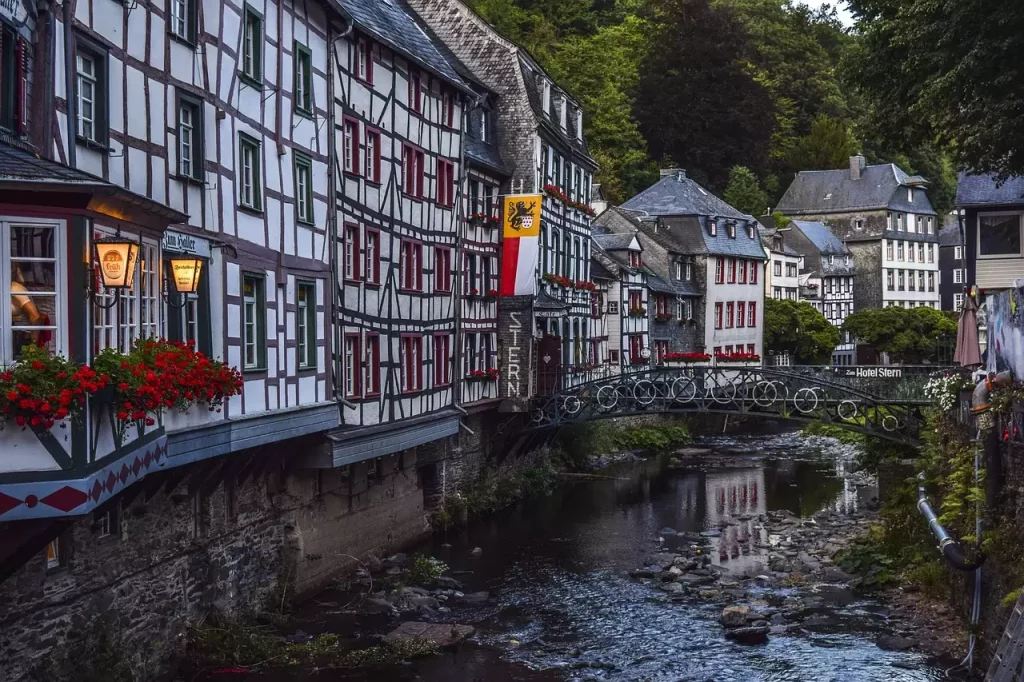 Wat is de geschiedenis van Monschau (Noordrijn-Westfalen)