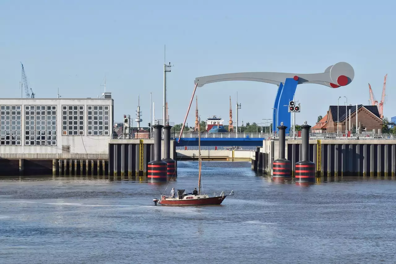 Wat zijn toeristische bezienswaardigheden in Emden (Nedersaksen)