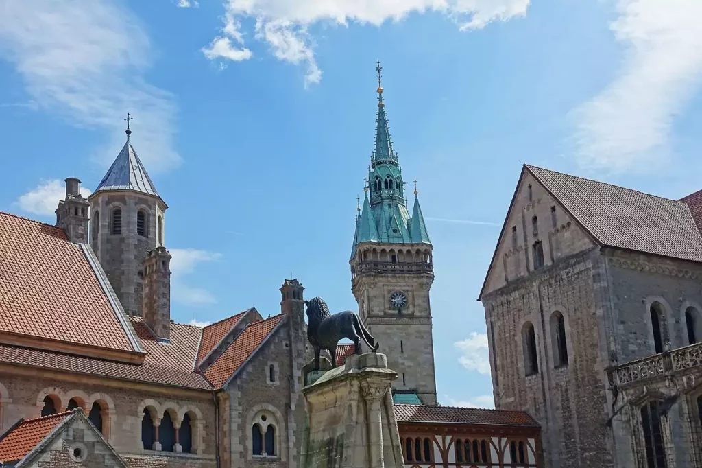 Wat zijn toeristische bezienswaardigheden in Dassel (Nedersaksen)