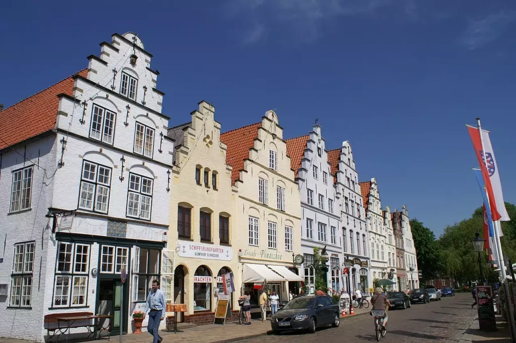 Wat zijn toeristische bezienswaardigheden in Friedrichstadt (Sleeswijk-Holstein)