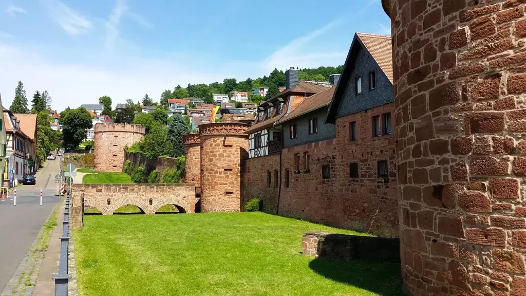 Wat zijn mooie wandelroutes / fietsroutes in Büdingen (Hessen)