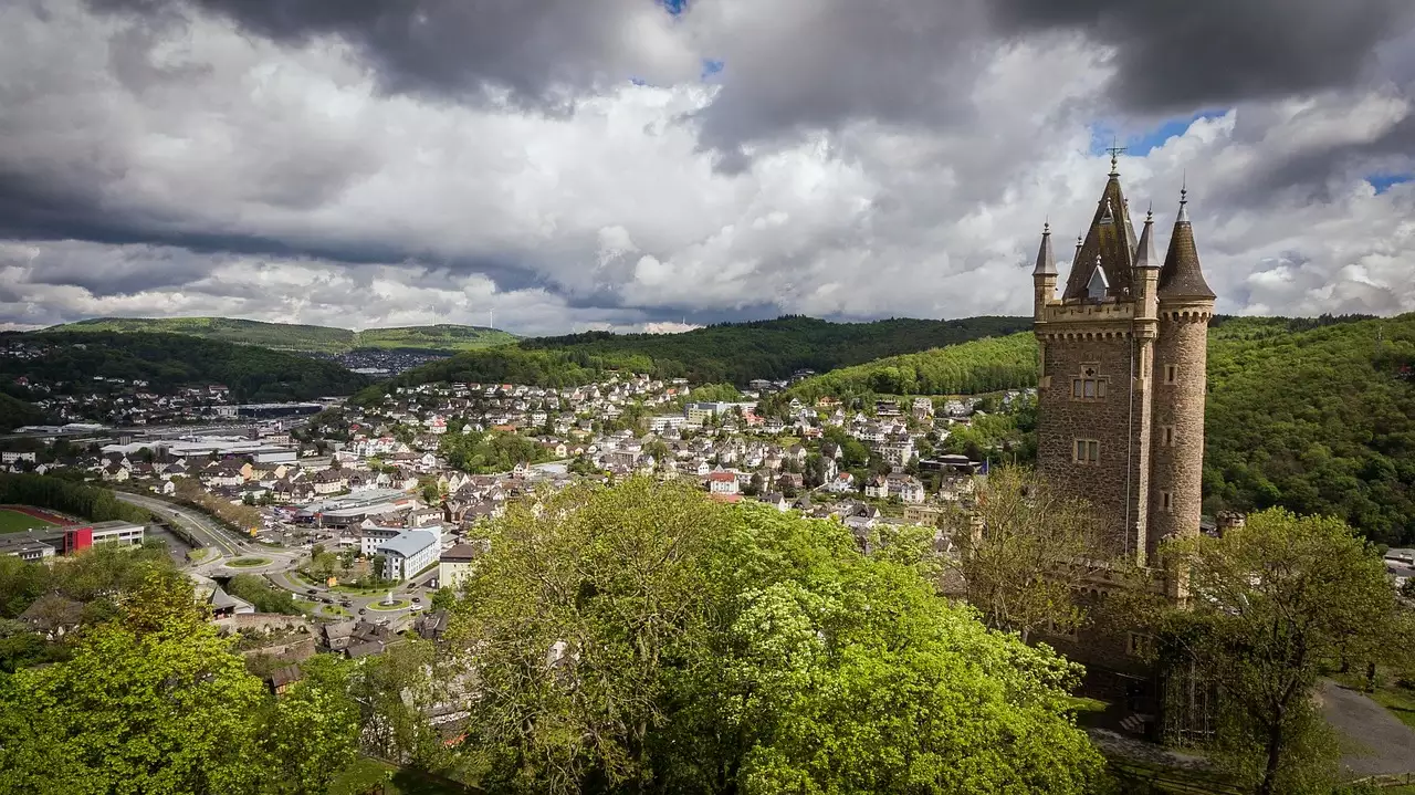 Wat zijn mooie wandelroutes / fietsroutes in Dillenburg (Hessen)