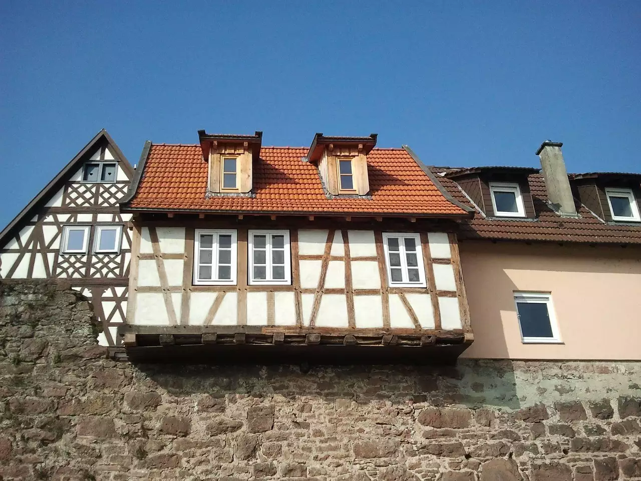 Wat zijn toeristische bezienswaardigheden in Hirschhorn (Neckar) (Hessen)