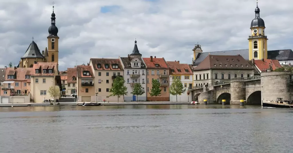 Wat zijn toeristische bezienswaardigheden in Kitzingen (Beieren)