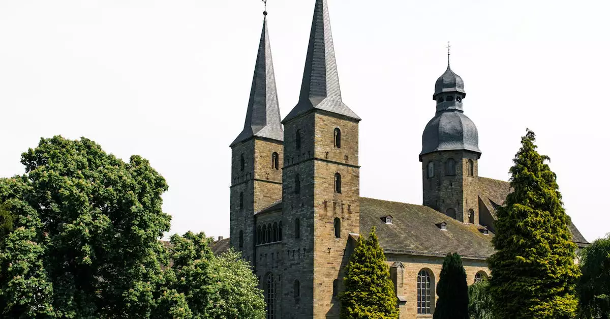 Wat zijn toeristische bezienswaardigheden in Marienmünster (Noordrijn-Westfalen)