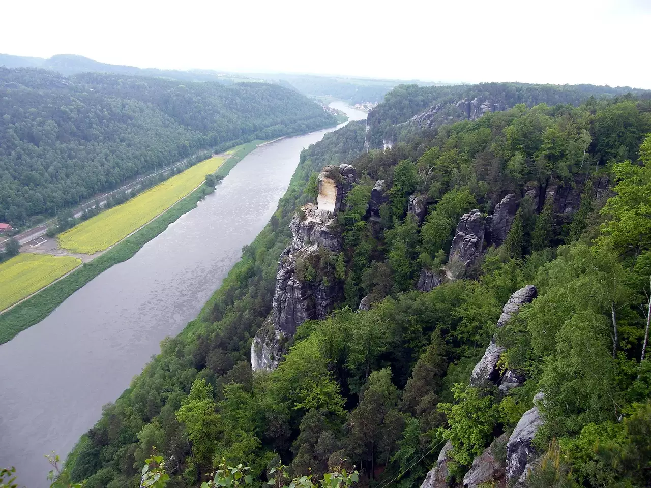 Wat zijn mooie wandelroutes / fietsroutes in Pirna (Saksen)