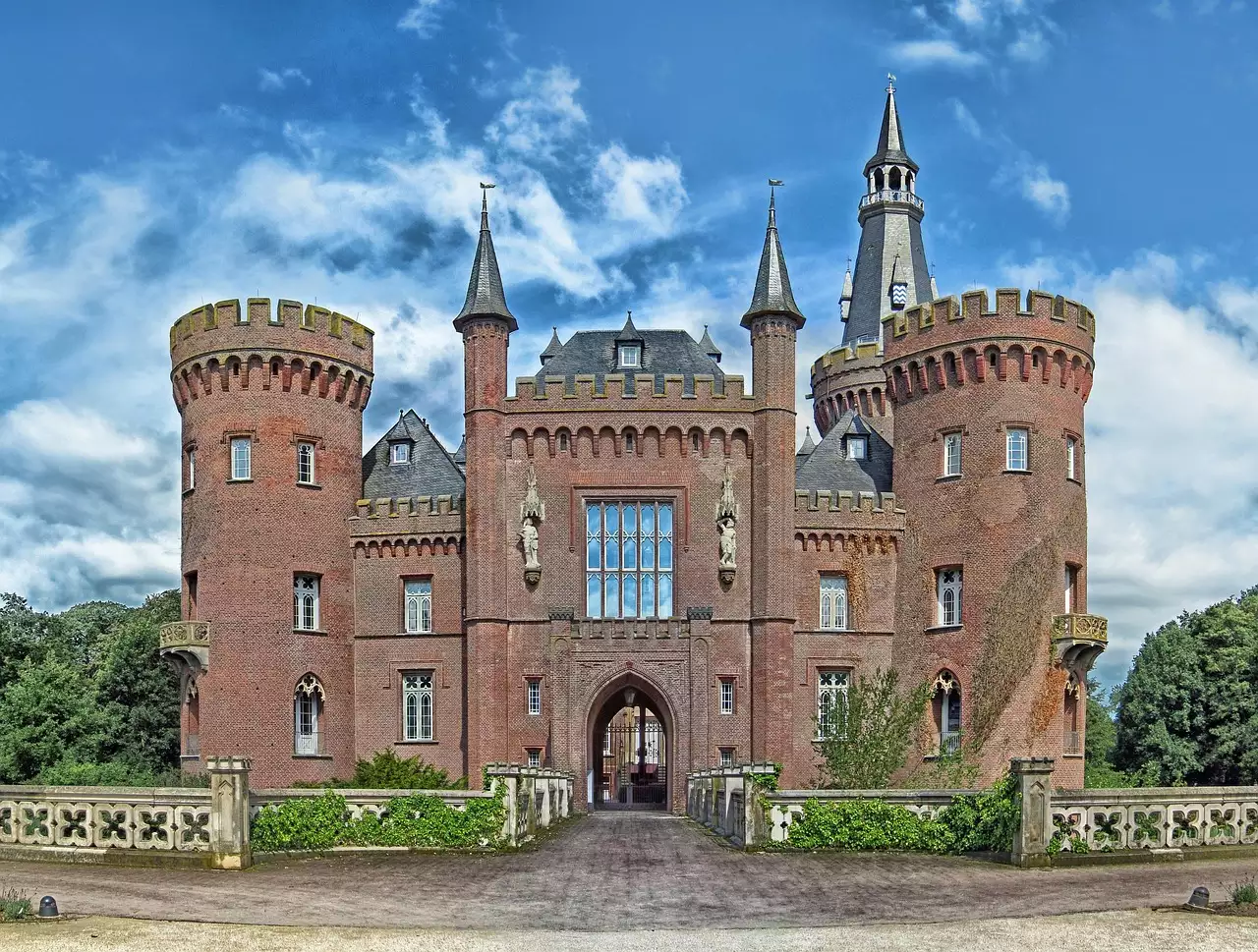 Wat zijn toeristische bezienswaardigheden in Bedburg (Noordrijn-Westfalen)