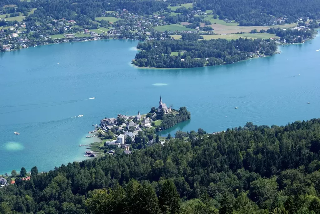 Wat zijn toeristische bezienswaardigheden in Wörth an der Donau (Beieren)