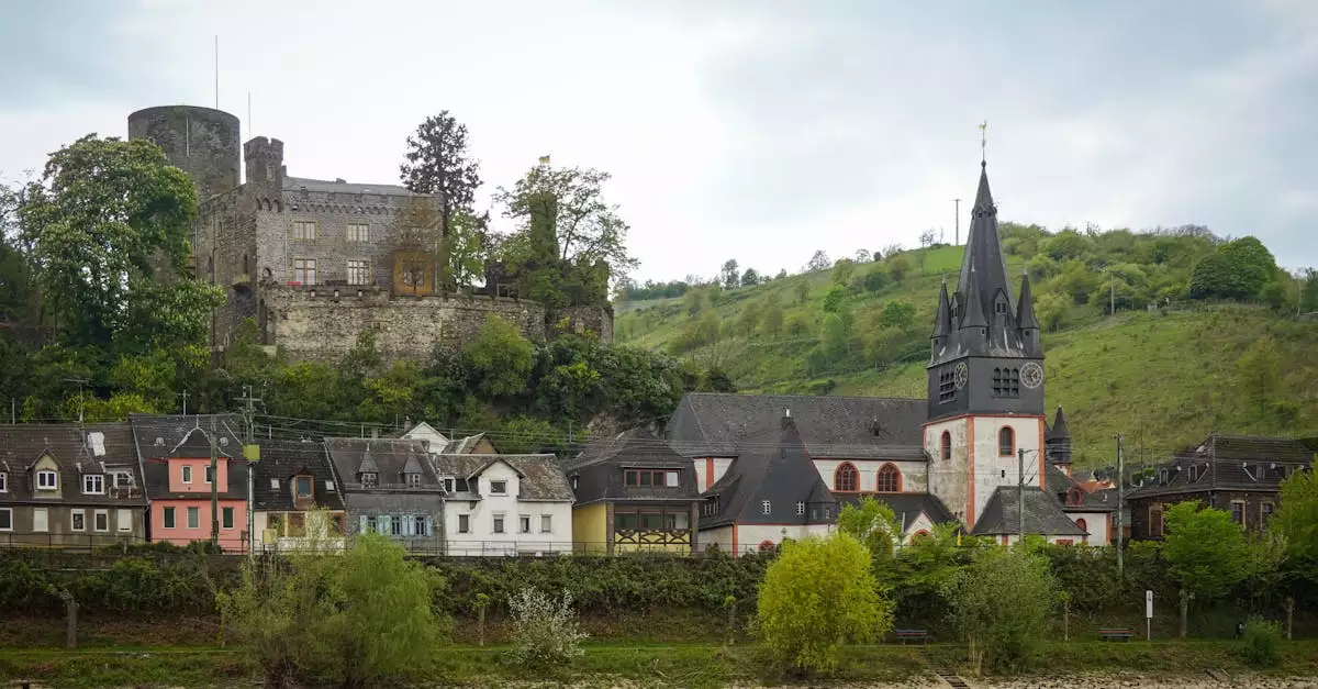 Wat zijn toeristische bezienswaardigheden in Monheim (Beieren)