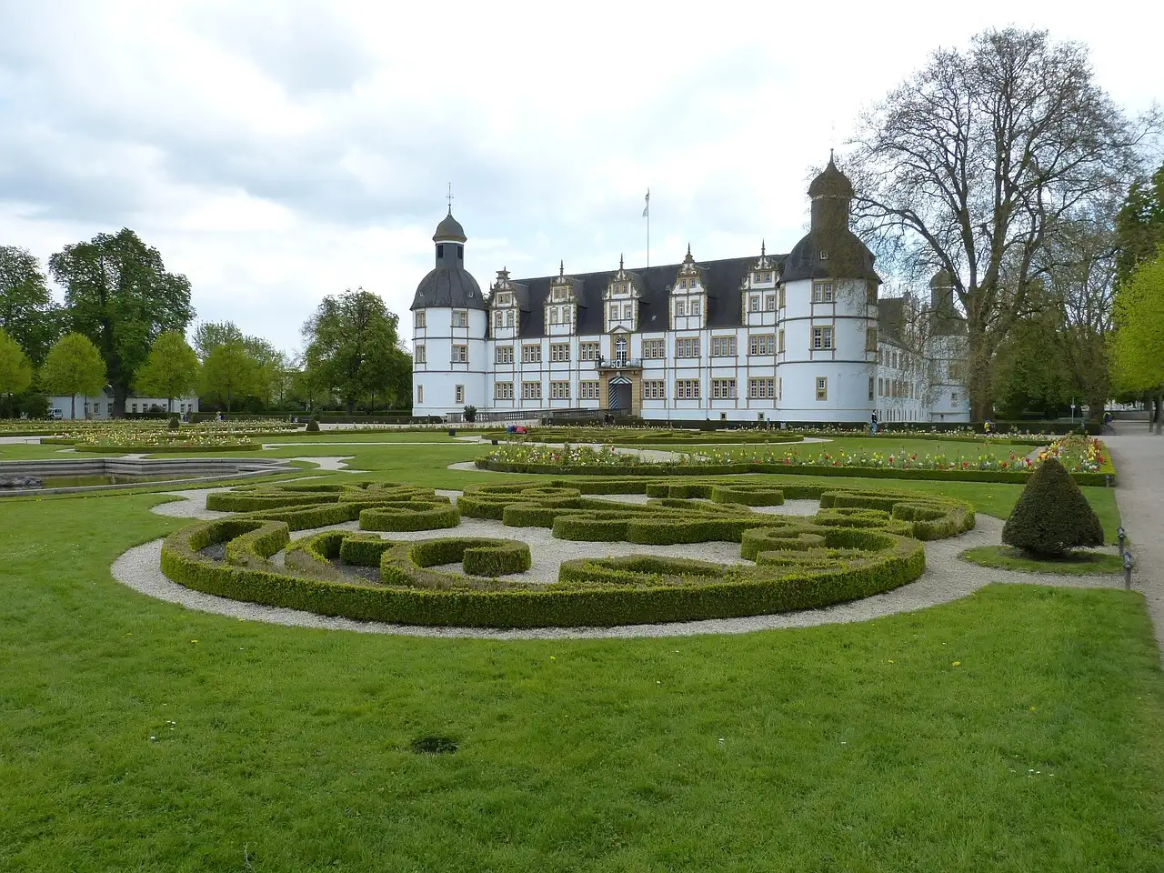 Wat zijn toeristische bezienswaardigheden in Neuhaus am Rennweg (Thüringen)